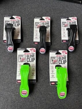 Lot of 5 PPE Chums Breakaway Tiger Glove Clip Set